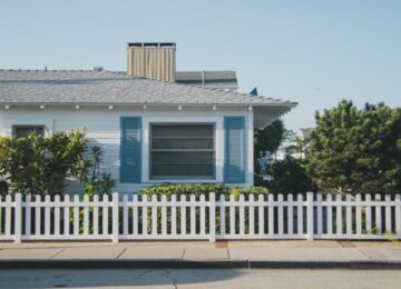 5 Reasons Homeowners Prioritize Installing PVC Fences Around Their Homes